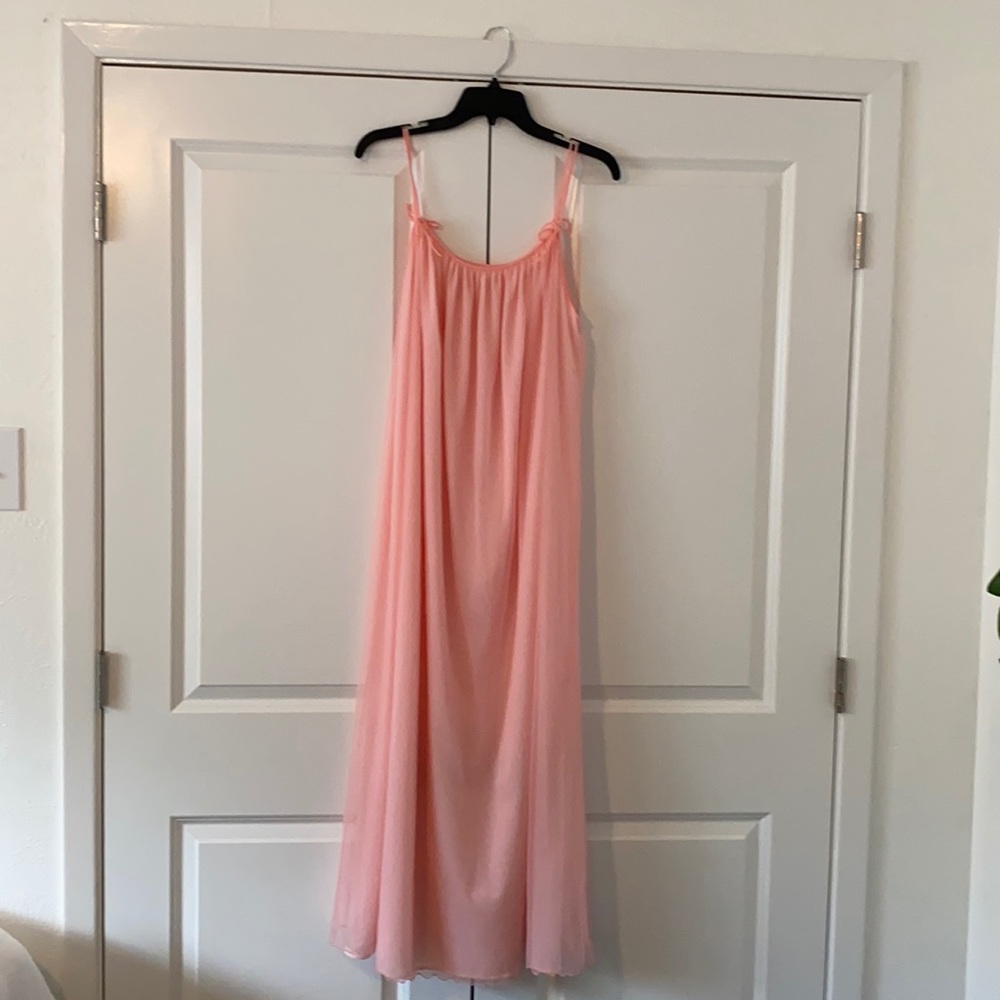 Vintage 1960’s Hollywood Vassarette negligée